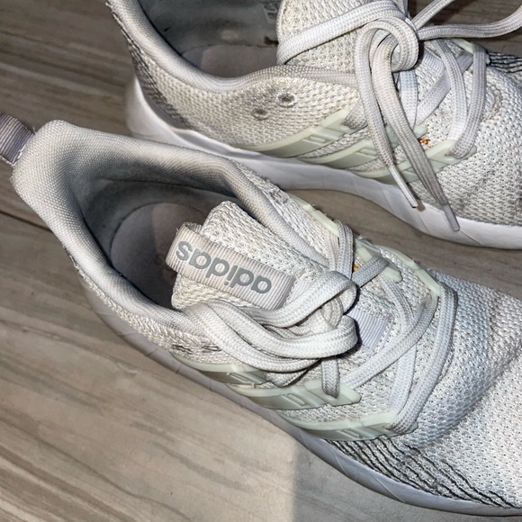 adidas Women's Questar Flow Shoes sneakers 
Color: Two Tone-White/White - Picture 10 of 12